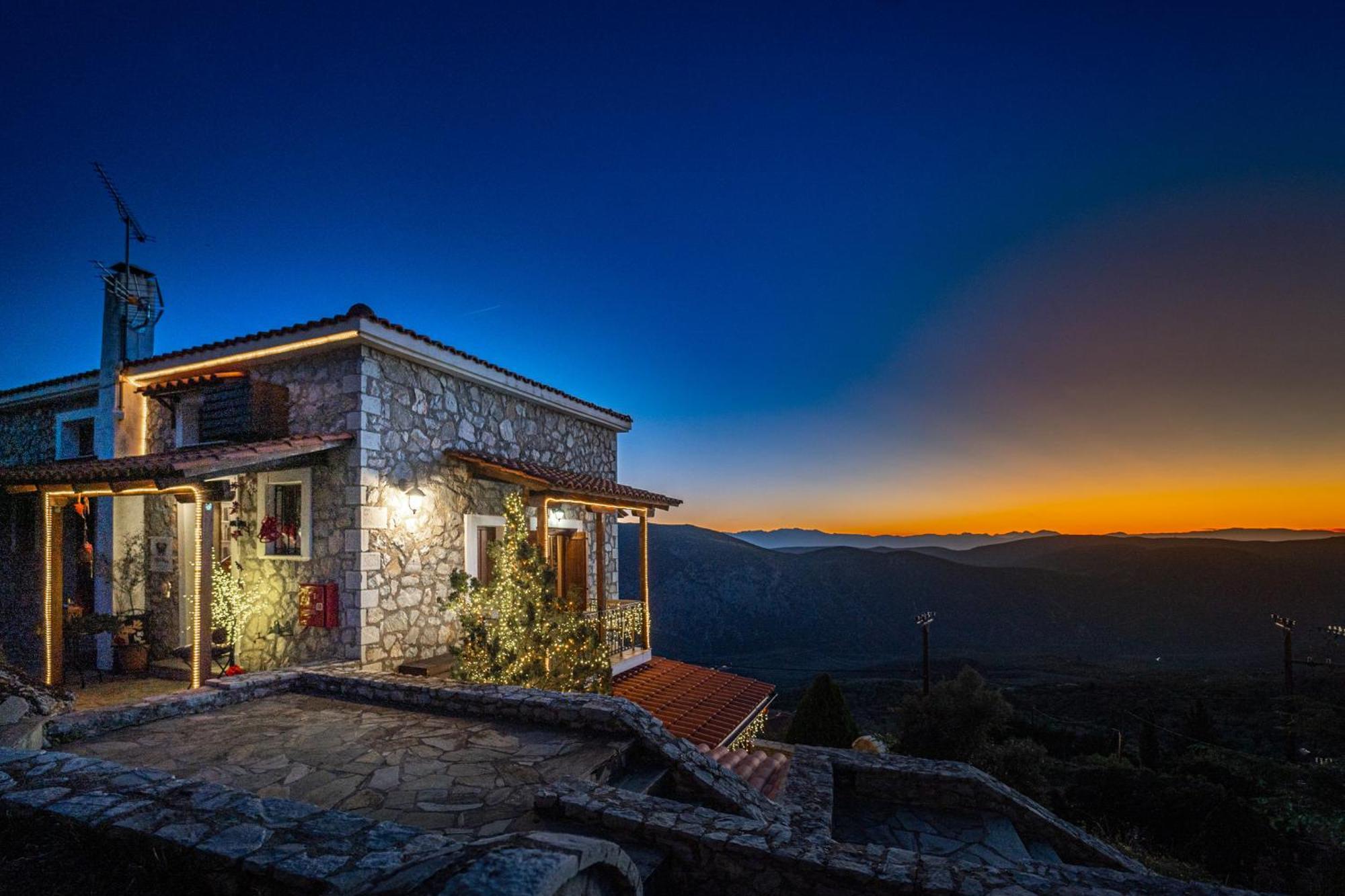 Rock Dandy Deluxe Chalet In Arachova - Delphi, Sauna, Prv Parking, Amazing View Villa Exterior foto