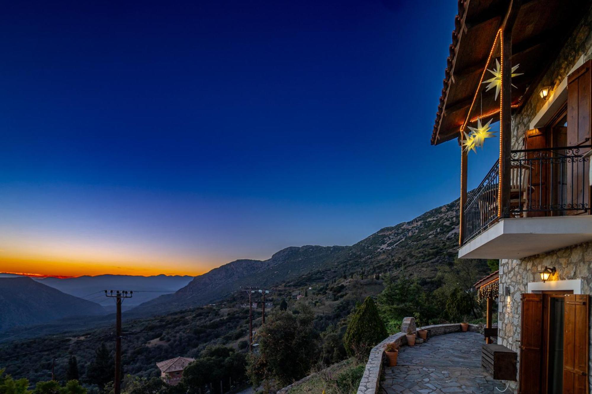 Rock Dandy Deluxe Chalet In Arachova - Delphi, Sauna, Prv Parking, Amazing View Villa Exterior foto