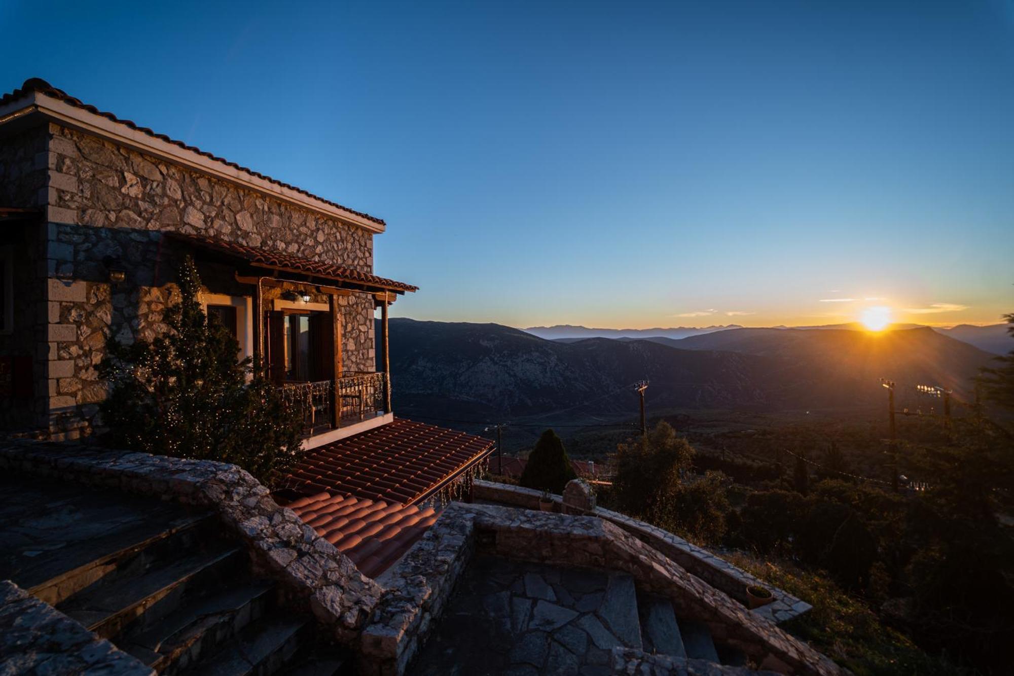 Rock Dandy Deluxe Chalet In Arachova - Delphi, Sauna, Prv Parking, Amazing View Villa Exterior foto