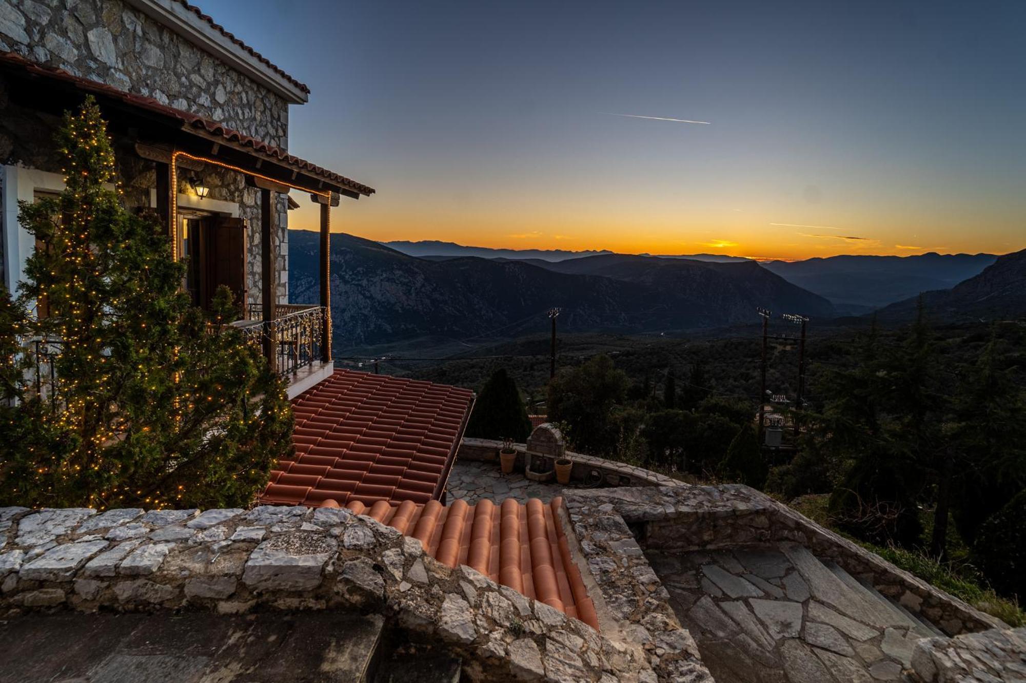 Rock Dandy Deluxe Chalet In Arachova - Delphi, Sauna, Prv Parking, Amazing View Villa Exterior foto